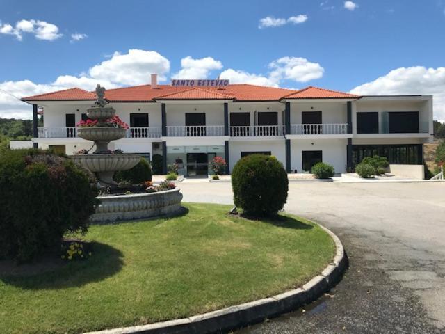 Restaurante Residencial Pizzaria S. Estevao 아기아르 다 베이라 외부 사진