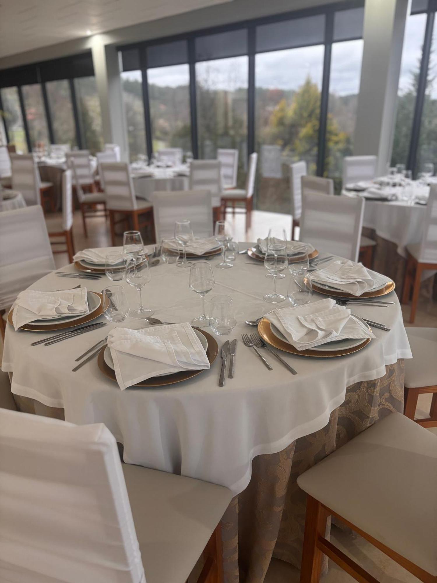 Restaurante Residencial Pizzaria S. Estevao 아기아르 다 베이라 외부 사진