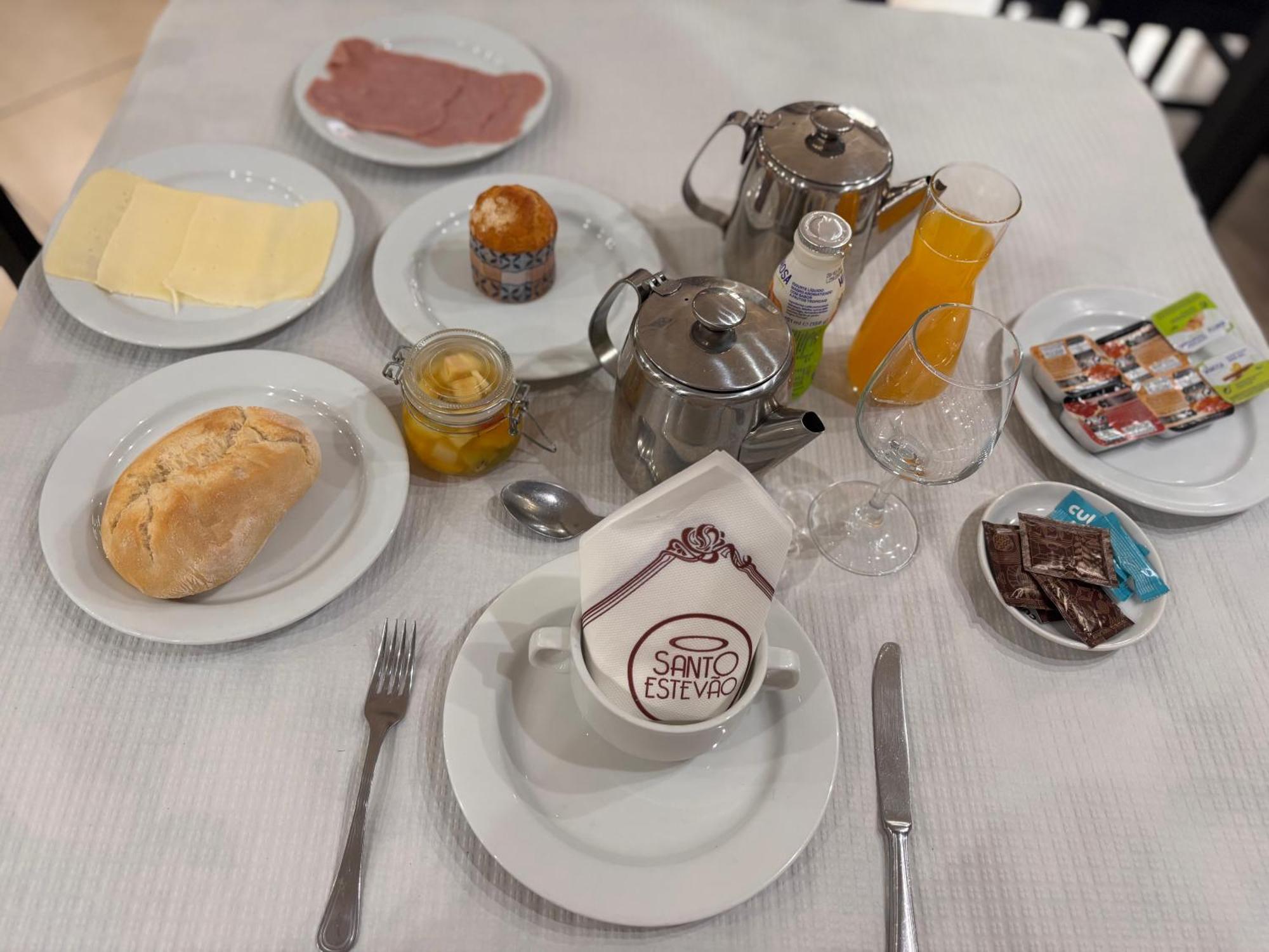 Restaurante Residencial Pizzaria S. Estevao 아기아르 다 베이라 외부 사진